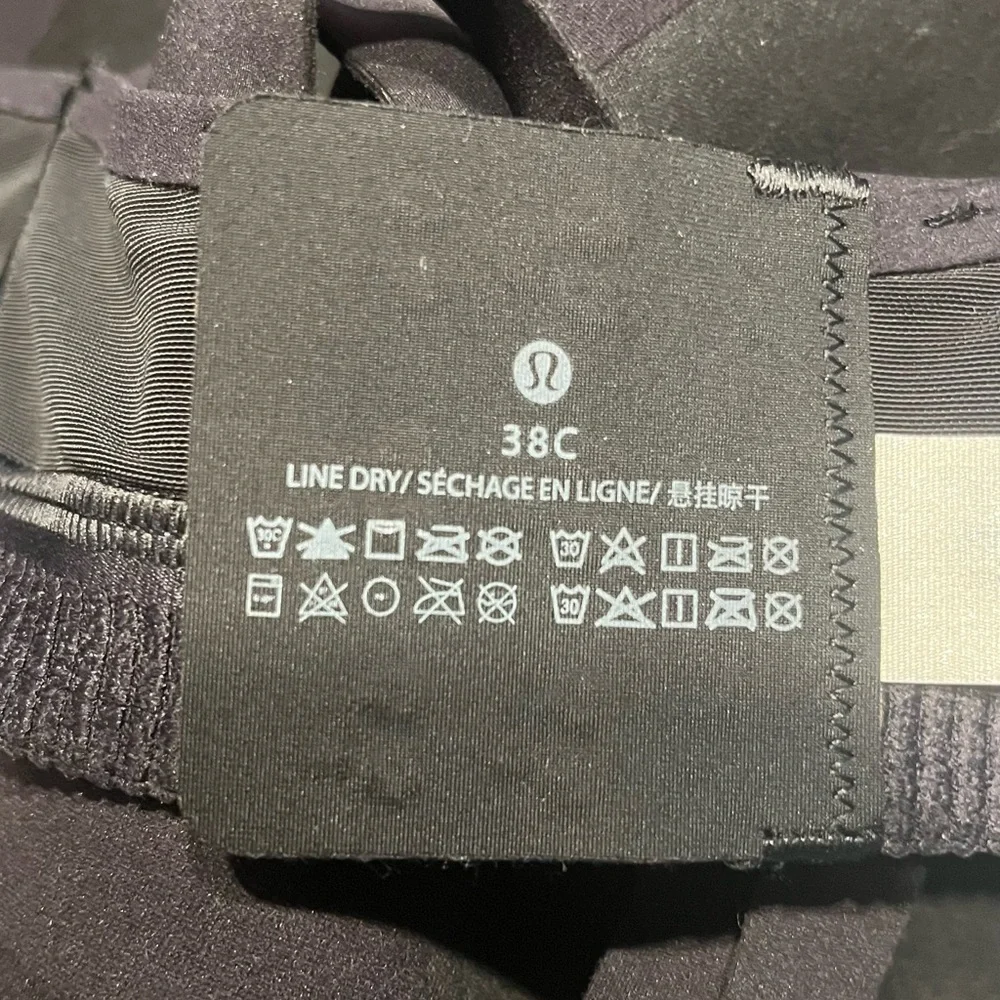 NWT! Lululemon AirSupport Black Ultralu Sports Bra 38C Running Support stretch